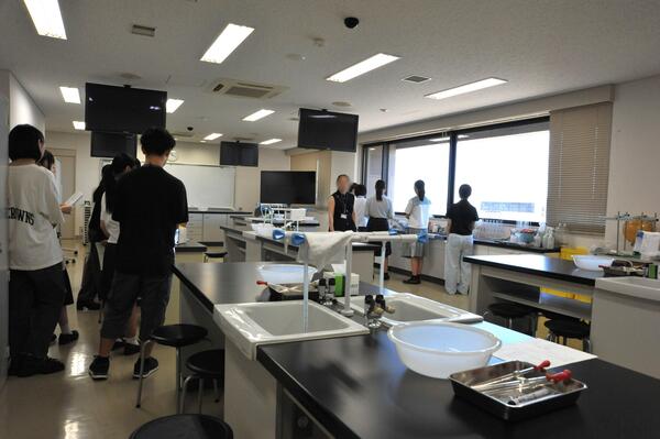 7科学実験室.JPG